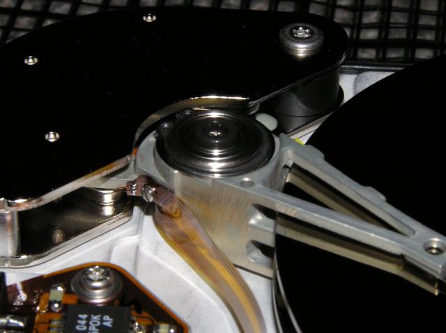 HDD, Festplatte, hard disk drive, Scheibe, Schreibkopf, Lesekopf, head, Schreib-/Lesekopf, Computer